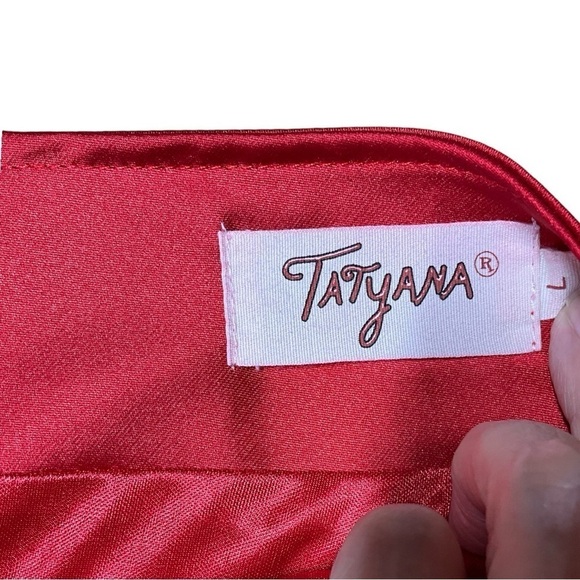 TATYANA Festive Red Poly Blend Satin Faux Leather Pocket Flaps Lined Skirt L - Picture 5 of 10
